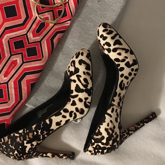 White House Black Market Shoes - White House Black Leopard Mohair Women’s Heels 6.5